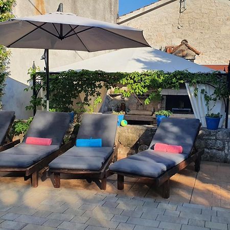 Villa Kazun With Private Pool And Two Gardens Marčana المظهر الخارجي الصورة